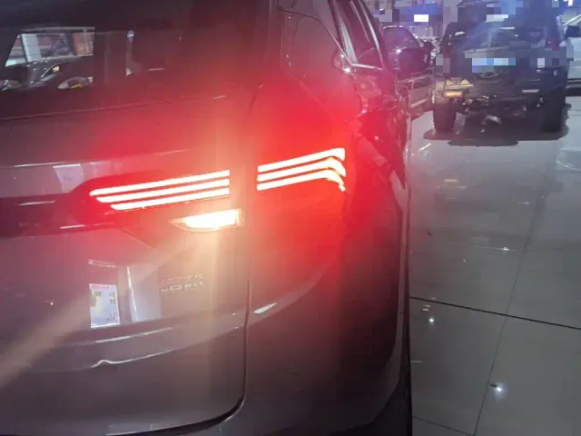 Geely Binyue — Фото автомобиля 7