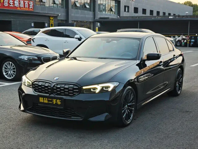 Фотография автомобиля — BMW 3 Series