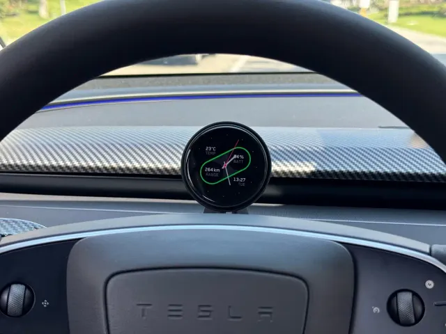 Tesla Model Y — Фото автомобиля 16