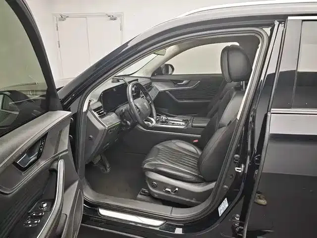 Hongqi HS5 — Фото автомобиля 13