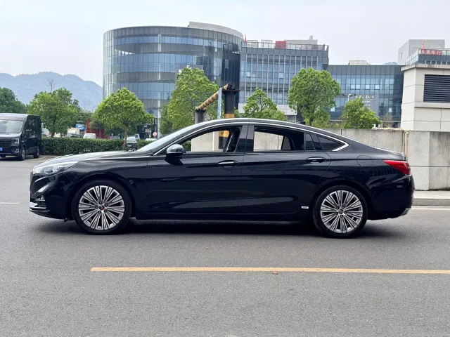 Hongqi H5 — Фото автомобиля 6