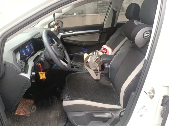 Volkswagen Golf — Фото автомобиля 18