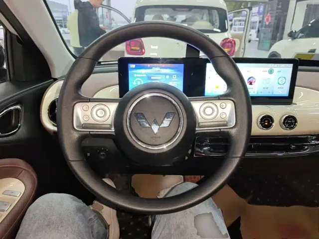 Wuling Bingo — Фото автомобиля 10