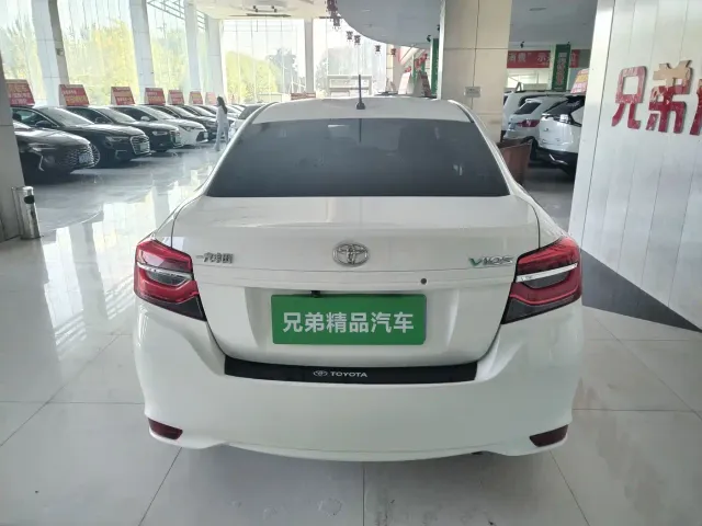 Toyota Vios — Фото автомобиля 10