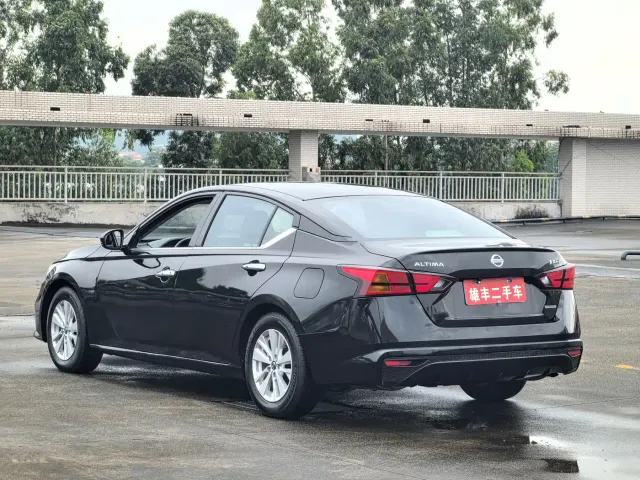 Nissan Teana — Фото автомобиля 13