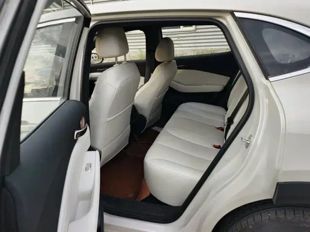 Baojun Yunhai — Фото автомобиля 11