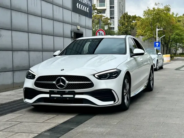 Фотография автомобиля — Mercedes-Benz C-Class
