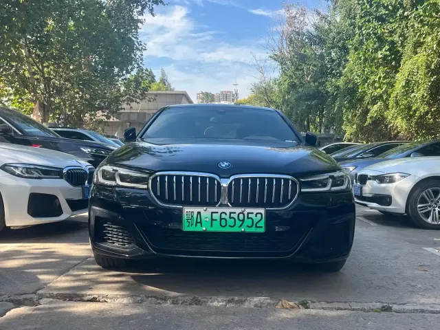 BMW 5 Series — Фото автомобиля 3