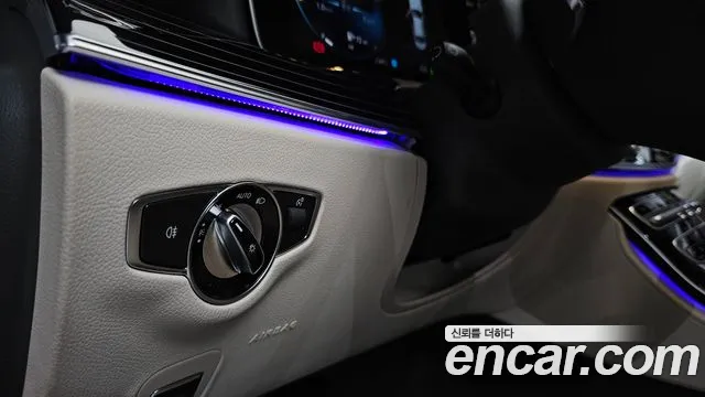 Mercedes-Benz E-Class — Фото автомобиля 22