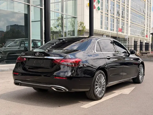 Mercedes-Benz E-Class — Фото автомобиля 7
