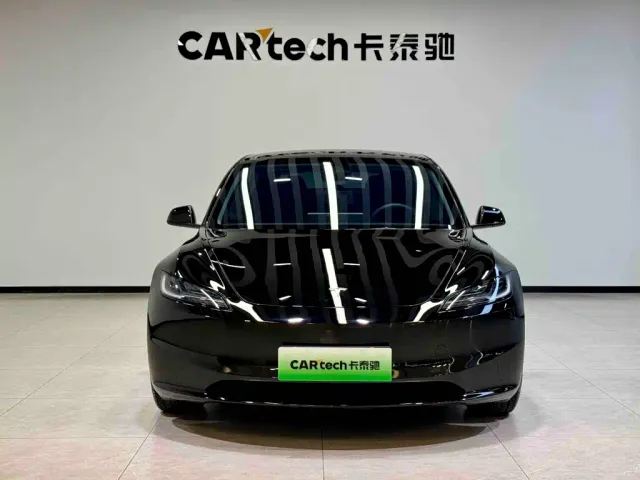 Tesla Model 3 — Фото автомобиля 3