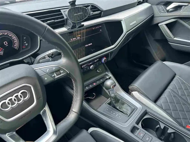 Audi Q3 — Фото автомобиля 13