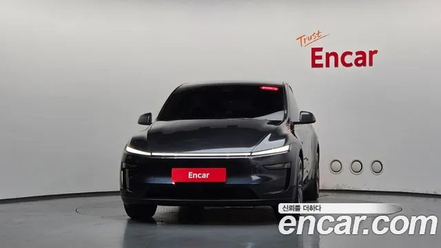 Tesla Model Y — Фото автомобиля 2