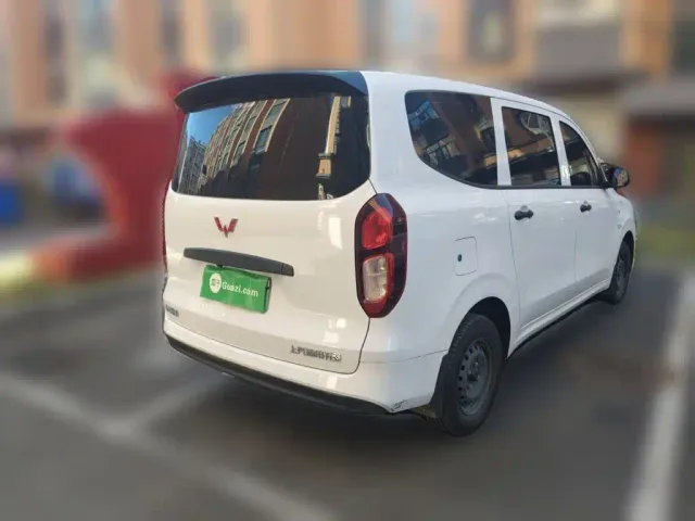 Wuling Hongguang — Фото автомобиля 4