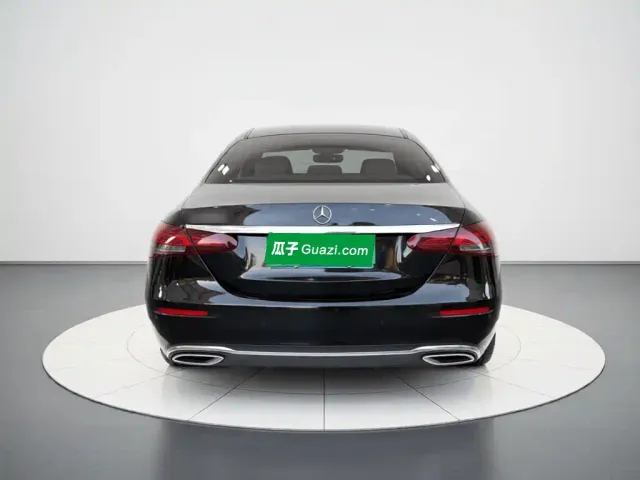 Mercedes-Benz E-Class — Фото автомобиля 3