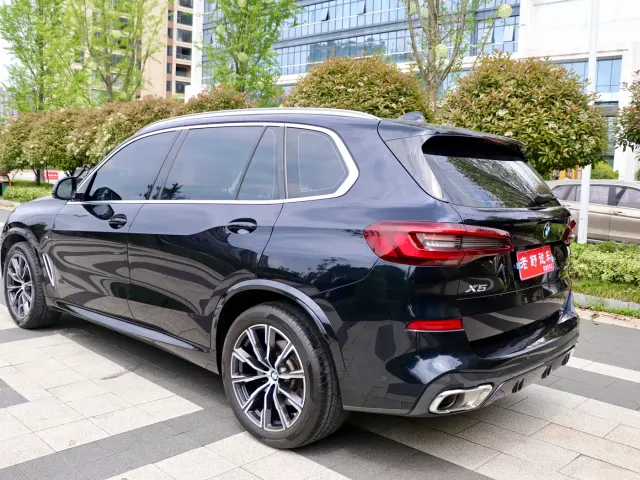 BMW X5 — Фото автомобиля 4