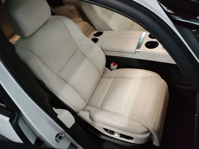 Li Auto MEGA — Фото автомобиля 19
