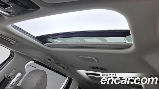 Kia Carnival Generation 4 — Фото автомобиля 16