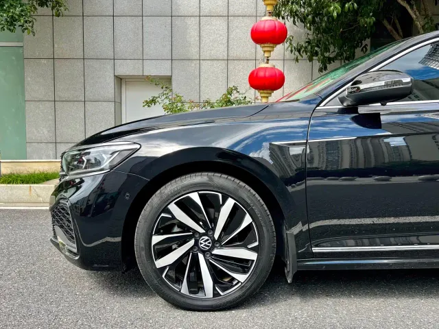 Volkswagen Passat — Фото автомобиля 6