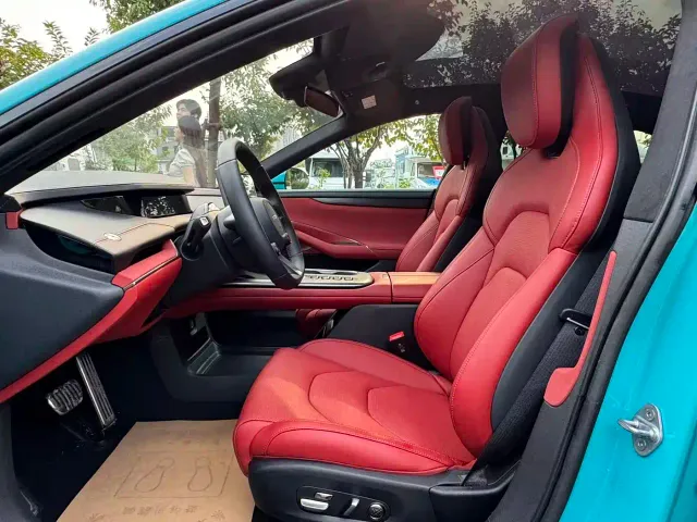 Xiaomi SU7 — Фото автомобиля 15