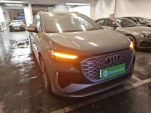 Audi Q4 e-tron — Фото автомобиля 3