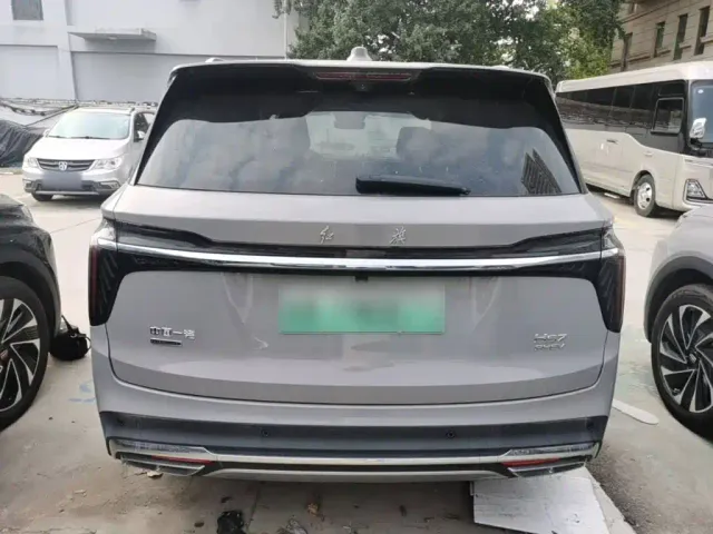 Hongqi HS7 PHEV — Фото автомобиля 5