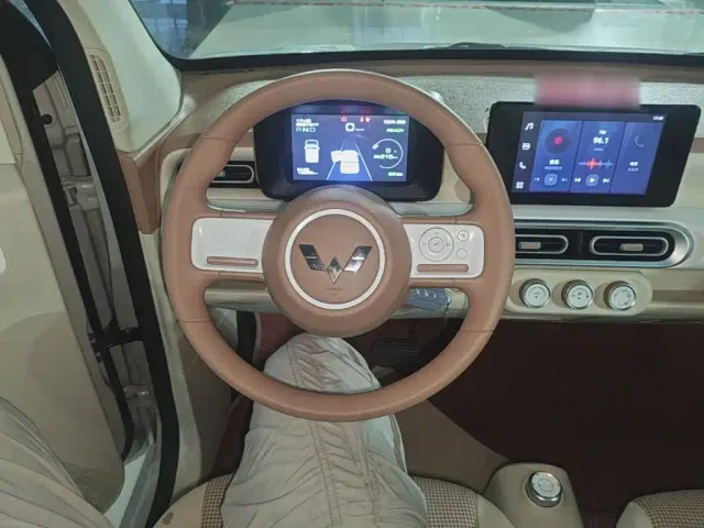 Wuling Hongguang Mini EV — Фото автомобиля 10