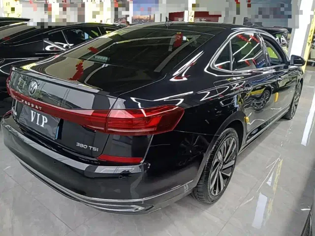 Volkswagen Passat — Фото автомобиля 6