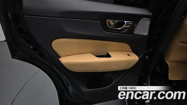 Volvo XC60 2nd Gen — Фото автомобиля 14