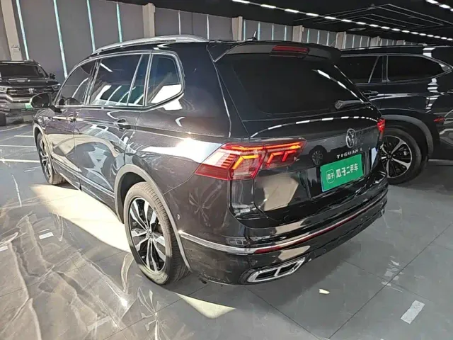 Volkswagen Tiguan L — Фото автомобиля 4