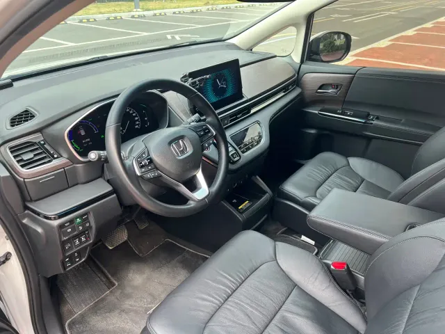 Honda Odyssey — Фото автомобиля 4