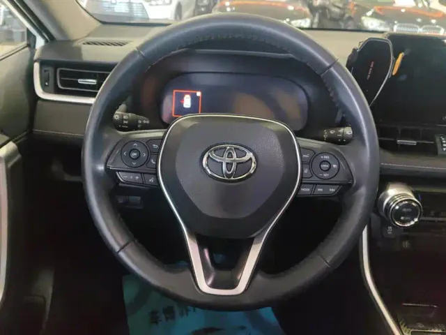 Toyota Wildlander — Фото автомобиля 15