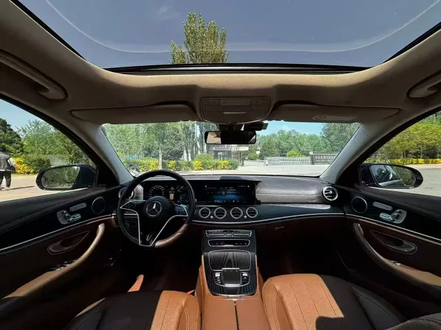 Mercedes-Benz E-Class — Фото автомобиля 5
