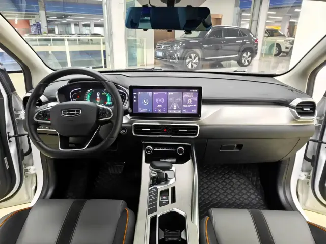 Geely Binyue — Фото автомобиля 11