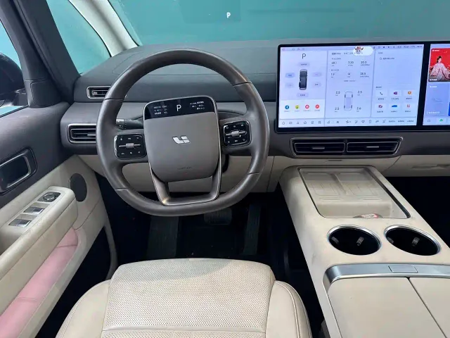 Li Auto MEGA — Фото автомобиля 12