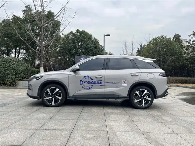 BYD Seal 05 DM-i — Фото автомобиля 10