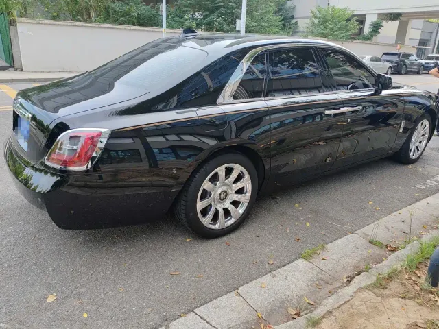 Rolls-Royce Ghost — Фото автомобиля 4
