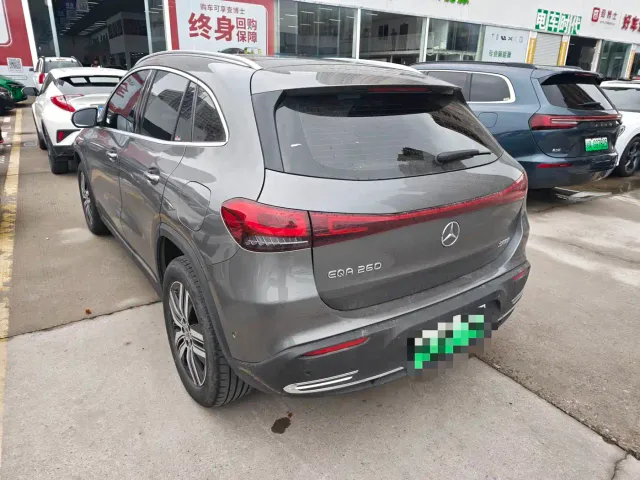 Mercedes-Benz EQA — Фото автомобиля 3