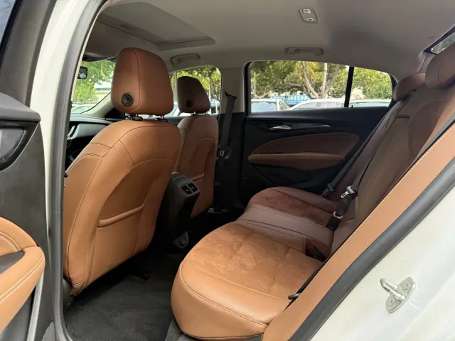 Buick Regal — Фото автомобиля 9