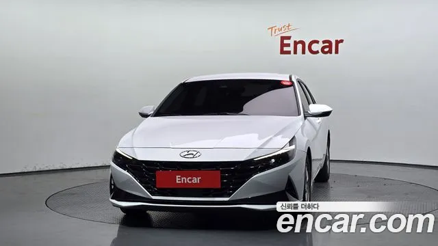 Hyundai AVANTE Avante (CN7) — Фото автомобиля 3