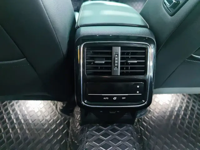 Volkswagen Passat — Фото автомобиля 7