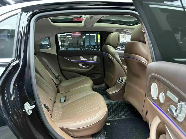 Mercedes-Benz E-Class — Фото автомобиля 6