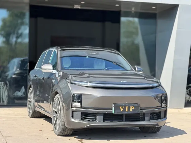 Li Auto L8 — Фото автомобиля 3
