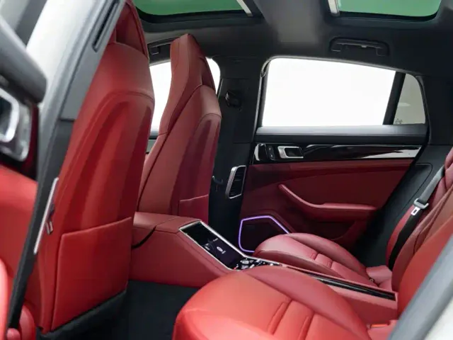 Porsche Panamera — Фото автомобиля 12