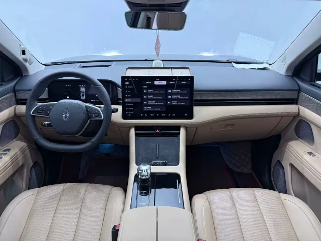 Aito M7 — Фото автомобиля 8