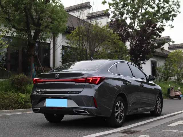 Changan Eado — Фото автомобиля 4