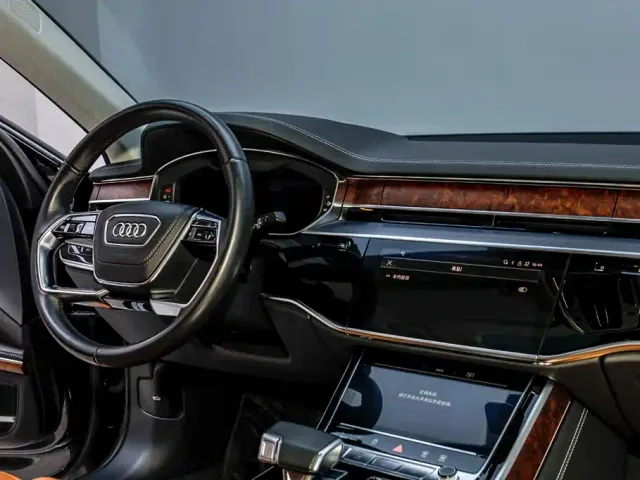 Audi A8 — Фото автомобиля 14