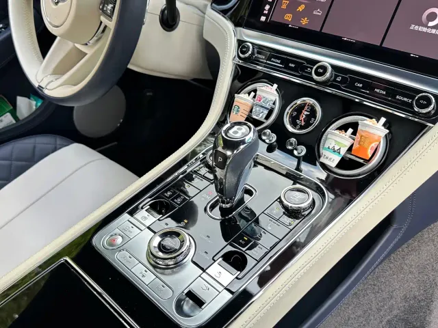Bentley Continental 2022 4.0T GT V8 — Фото автомобиля 26