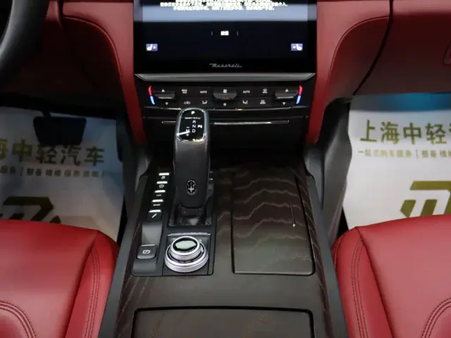 Maserati Quattroporte — Фото автомобиля 21