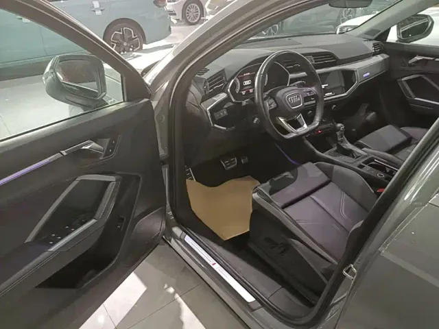 Audi Q3 — Фото автомобиля 15